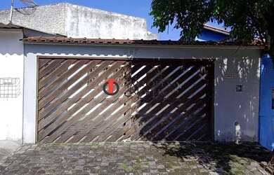 Imagem: A casa possui 2 Dormitórios, 2 Banheiros, 2 Vagas na garagem