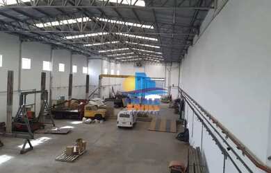 Imagem: O depósito possui 4 Vagas na garagem, 1.000m² de Área e