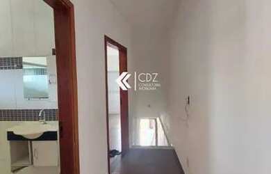 Imagem: A casa possui 2 Dormitórios, 2 Banheiros, 2 Vagas na garagem