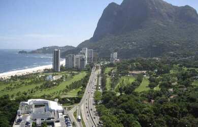 Imagem: A casa possui 5 Dormitórios, 5 Banheiros, 100m² de Área e