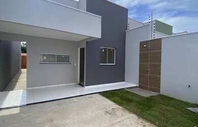 Imagem: A casa possui 2 Dormitórios, 1 Banheiro, 2 Vagas na garagem