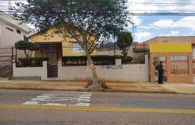 Imagem: A casa possui 2 Dormitórios, 2 Banheiros, 4 Vagas na garagem