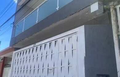 Imagem: A casa possui 4 Dormitórios, 3 Banheiros, 2 Vagas na garagem