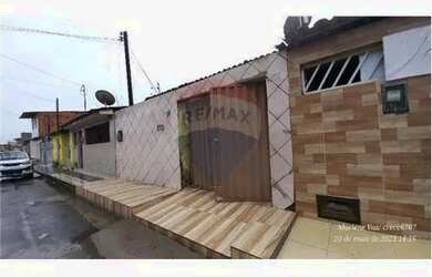 Imagem: A casa possui 3 Dormitórios, 2 Banheiros, 1 Vaga na garagem