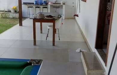 Imagem: A casa possui 3 Dormitórios, 2 Banheiros, 3 Vagas na garagem