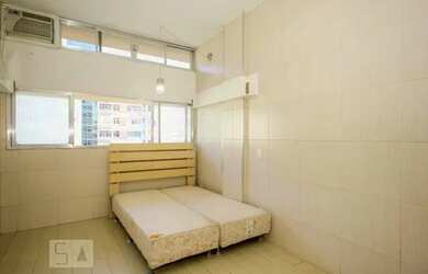 Imagem: O apartamento possui 1 Dormitório, 1 Banheiro, 30m² de Área