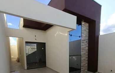 Imagem: A casa possui 2 Dormitórios, 1 Banheiro, 1 Vaga na garagem