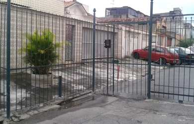 Imagem: A casa possui 2 Dormitórios, 1 Banheiro e está localizado