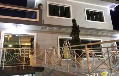 Imagem: O depósito para alugar possui 1 Vaga na garagem e 80m² de