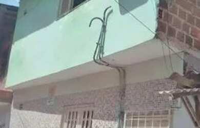 Imagem: A casa possui 1 Dormitório, 2 Banheiros e está localizado