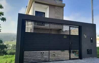 Imagem: A casa em condomínio possui 3 Dormitórios, 4 Banheiros, 2