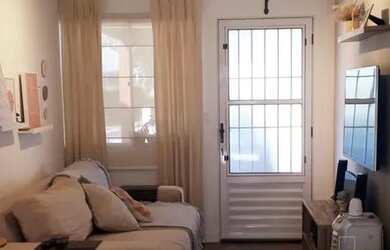 Imagem: A casa em condomínio possui 3 Dormitórios, 2 Banheiros, 2