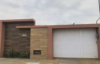 Imagem: A casa possui 3 Dormitórios, 2 Banheiros, 100m² de Área e