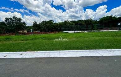 Imagem: O terreno possui 268m² de Área e está localizado em Senador