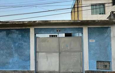 Imagem: A casa possui 1 Dormitório, 1 Banheiro, 1 Vaga na garagem