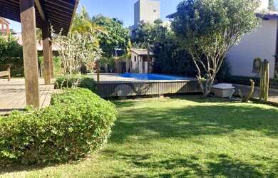 Imagem: A casa em condomínio possui 3 Dormitórios, 3 Banheiros, 2