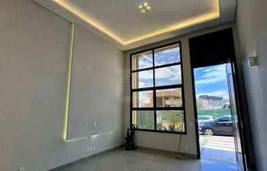 Imagem: A casa em condomínio possui 3 Dormitórios, 3 Banheiros, 2