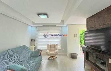 Imagem 11: Casa em Porto Alegre, no bairro Hípica, com 3 dormitório s , e 3 banheiros,...