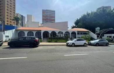 Imagem: O depósito possui 1 Vaga na garagem e 264m² de Área e está