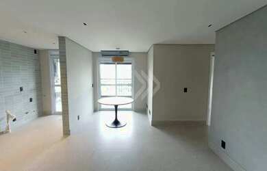 Imagem: O apartamento possui 2 Dormitórios, 2 Banheiros, 2 Vagas na