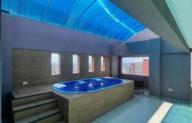 Imagem: O apartamento na cobertura possui 4 Dormitórios, 5 Banheiros