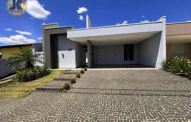 Imagem: A casa em condomínio possui 3 Dormitórios, 3 Banheiros, 4