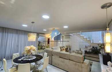 Imagem: A casa possui 3 Dormitórios, 4 Banheiros, 3 Vagas na garagem