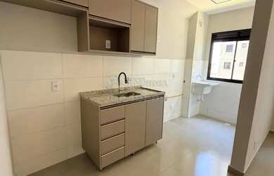 Imagem: O apartamento possui 2 Dormitórios, 1 Banheiro, 1 Vaga na garagem