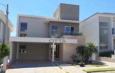 Imagem: A casa em condomínio possui 4 Dormitórios, 4 Banheiros, 4