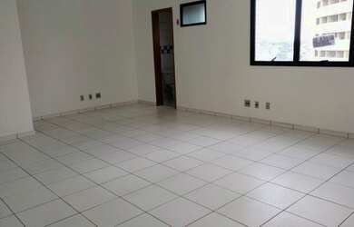 Imagem: O depósito possui 2 Vagas na garagem, 50m² de Área e está