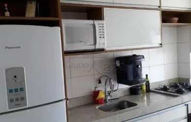 Imagem: O apartamento possui 2 Dormitórios, 1 Banheiro, 1 Vaga na garagem