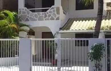 Imagem: A casa em condomínio possui 4 Dormitórios, 3 Banheiros, 2