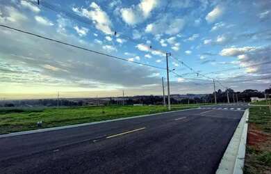 Imagem: O terreno possui 252m² de Área e está localizado em Uvaranas