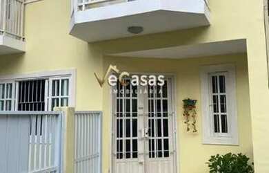 Imagem: A casa em condomínio possui 3 Dormitórios, 2 Banheiros, 100m²