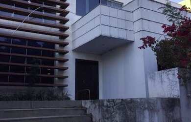 Imagem: O depósito possui 5 Vagas na garagem, 400m² de Área e está