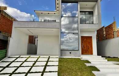 Imagem: A casa em condomínio possui 4 Dormitórios, 4 Banheiros, 2