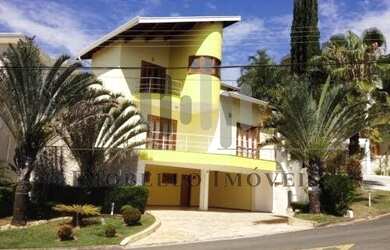 Imagem: A casa em condomínio possui 4 Dormitórios, 5 Banheiros, 3