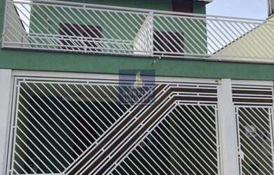 Imagem: A casa possui 3 Dormitórios, 2 Banheiros, 2 Vagas na garagem