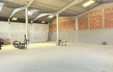 Imagem: O depósito possui 320m² de Área e está localizado em Eucaliptos