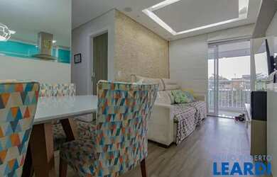 Imagem: O apartamento possui 2 Dormitórios, 2 Banheiros, 1 Vaga na