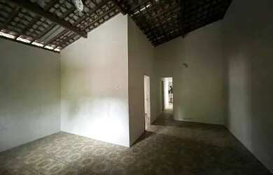 Imagem: A casa possui 2 Dormitórios, 2 Banheiros, 1 Vaga na garagem