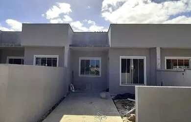 Imagem: A casa possui 3 Dormitórios, 1 Banheiro, 1 Vaga na garagem