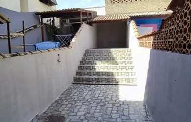 Imagem: A casa possui 2 Dormitórios, 2 Banheiros, 1 Vaga na garagem