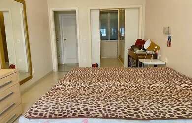 Imagem 13: Apartamento para aluguel e venda possui 280 metros quadrados com 4 quartos