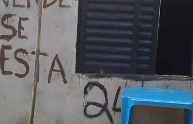 Imagem 2: Vendo uma casa. 1 Vaga na garageme2 Dormitórios