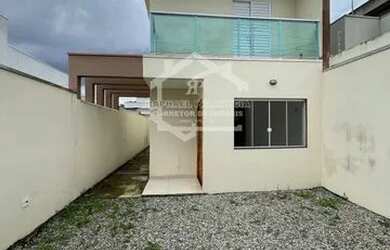 Imagem: A casa possui 3 Dormitórios, 3 Banheiros, 2 Vagas na garagem