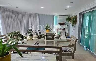 Imagem: O apartamento possui 3 Dormitórios, 5 Banheiros, 2 Vagas na