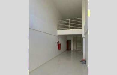 Imagem: O depósito possui 1 Vaga na garagem, 70m² de Área e está