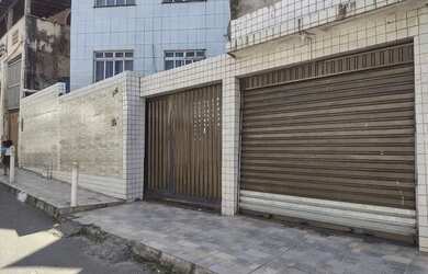 Imagem: A casa possui 2 Dormitórios, 2 Banheiros, 1 Vaga na garagem