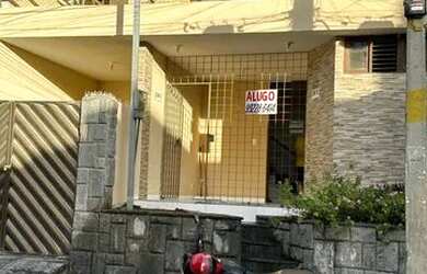 Imagem: A casa possui 3 Dormitórios, 2 Banheiros, 1 Vaga na garagem